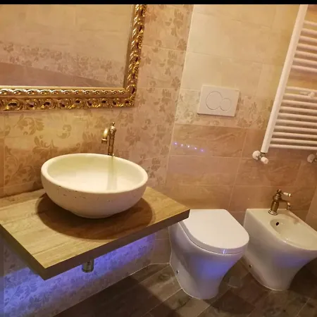 Vanity Deluxe Apartment *