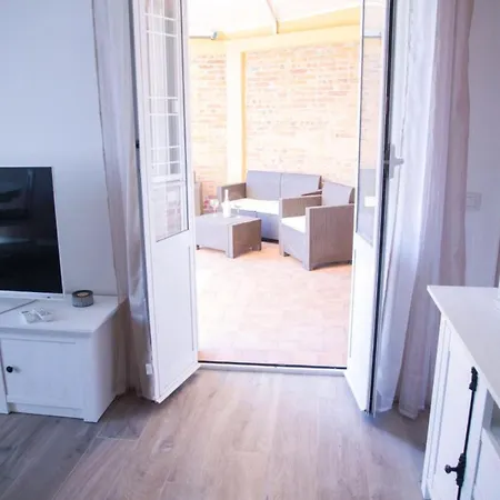 Vanity Deluxe Apartment *