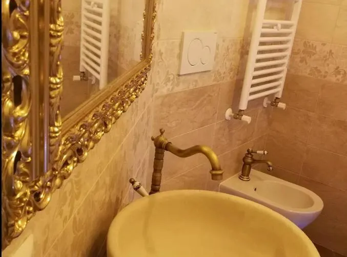 Vanity Deluxe Apartment Rom